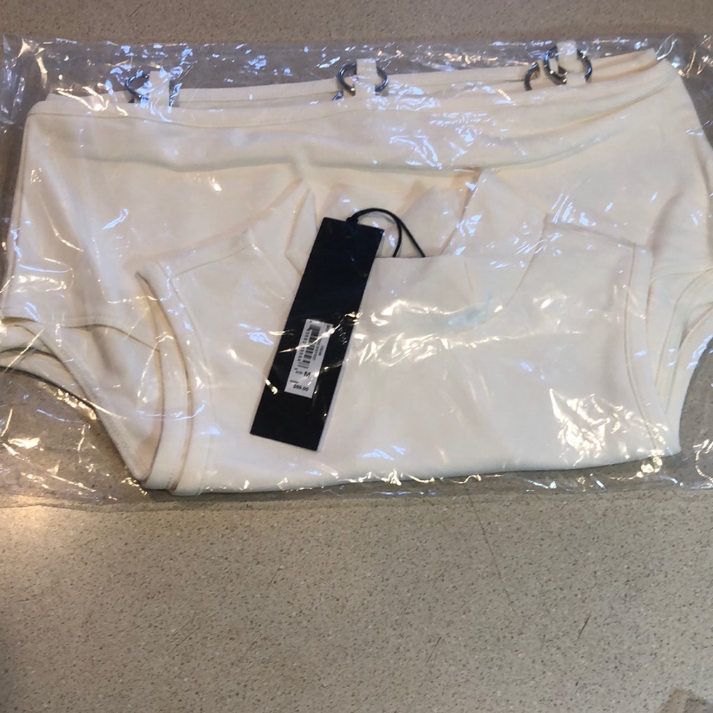 TRUE RELIGION CUT OUT O-RING BODYSUIT CREAM WHITE SIZE MEDIUM NEW WITH TAGS - Picture 9 of 15